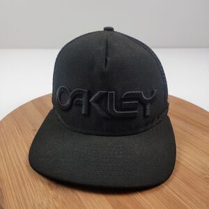 Oakley New Era 9forty Adult Mesh Trucker Snap back Cap Hat Black